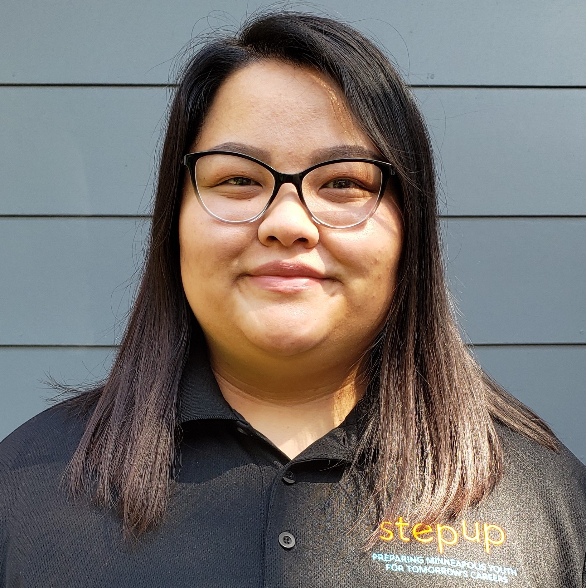 Kia Lor headshot