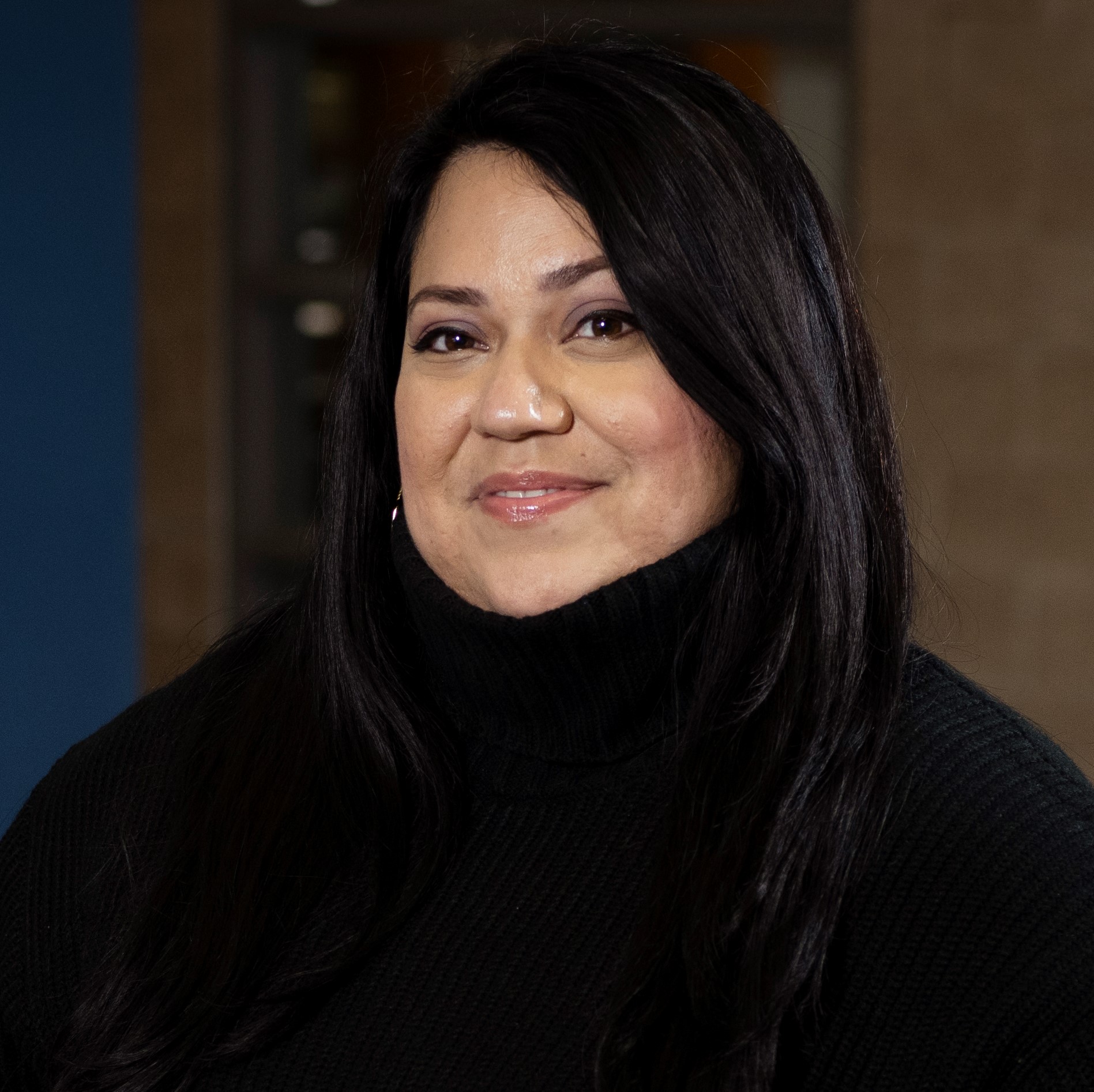 Lucia Mendez headshot