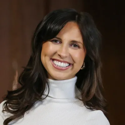 Emily S headshot photo