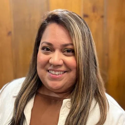 Lucia Mendez headshot