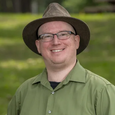 Sam Larson-Ferree headshot