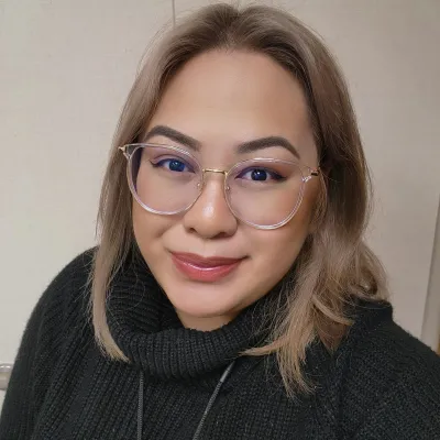 Tina Kue headshot